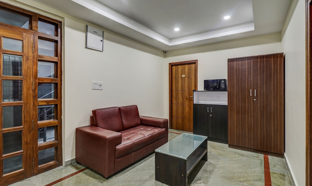 Oyo 11387 Hotel Kozy Rooms 19/22