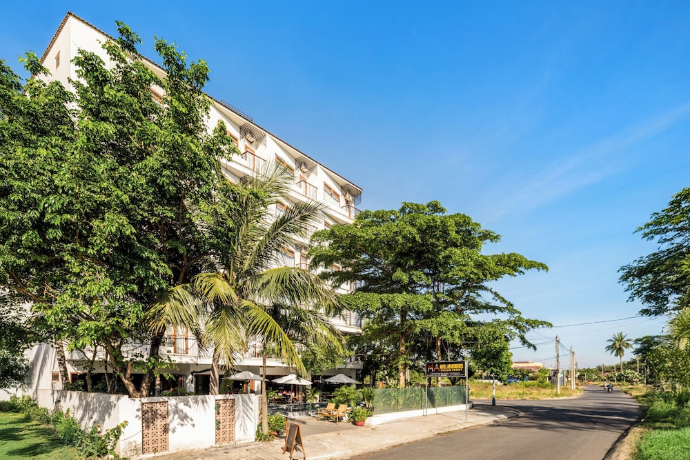 The Blossom Hoi An Ocean Front Hotel & Spa 5/50
