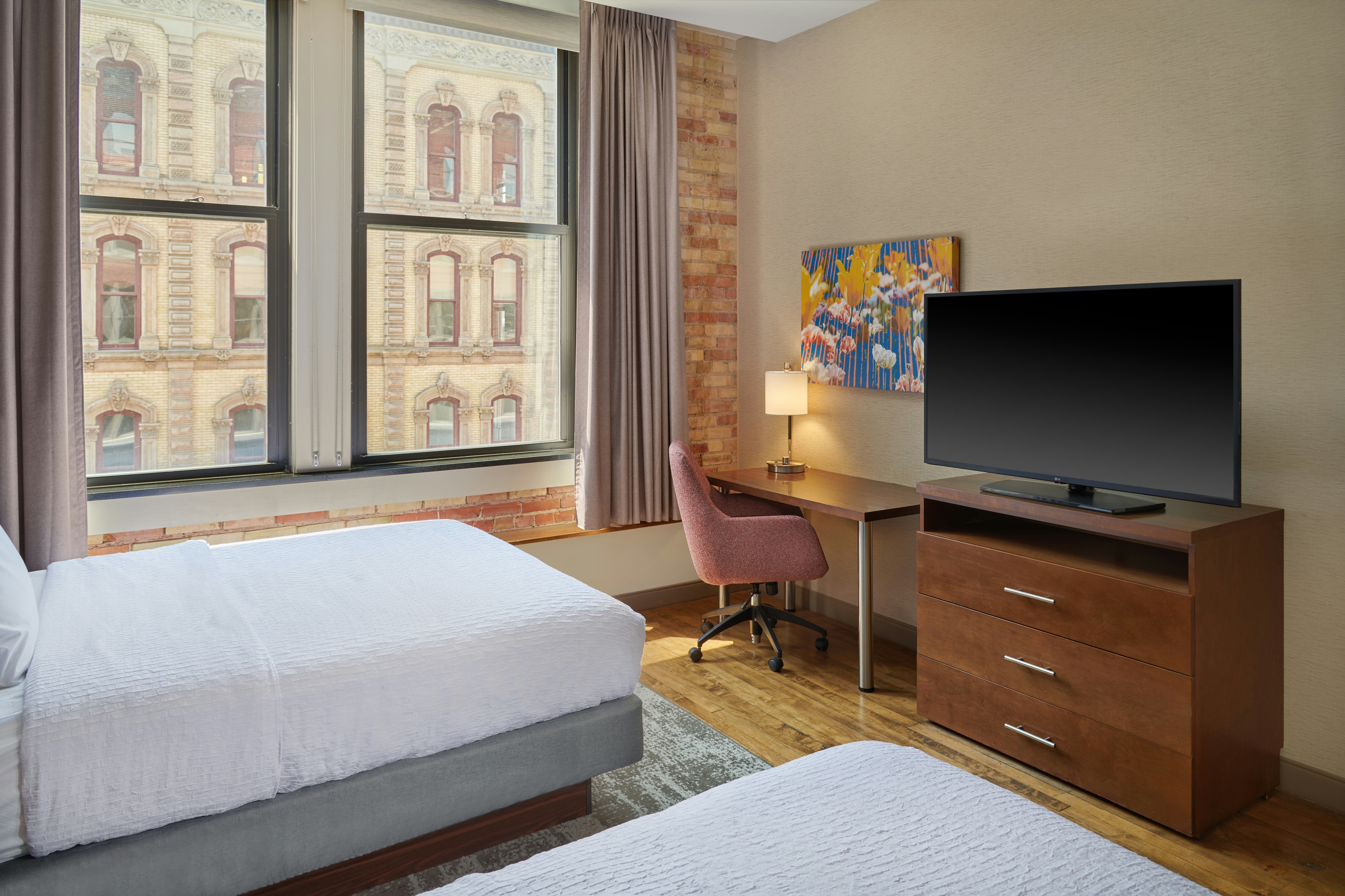 1 BEDROOM, SUITE, 2 QUEEN BEDS