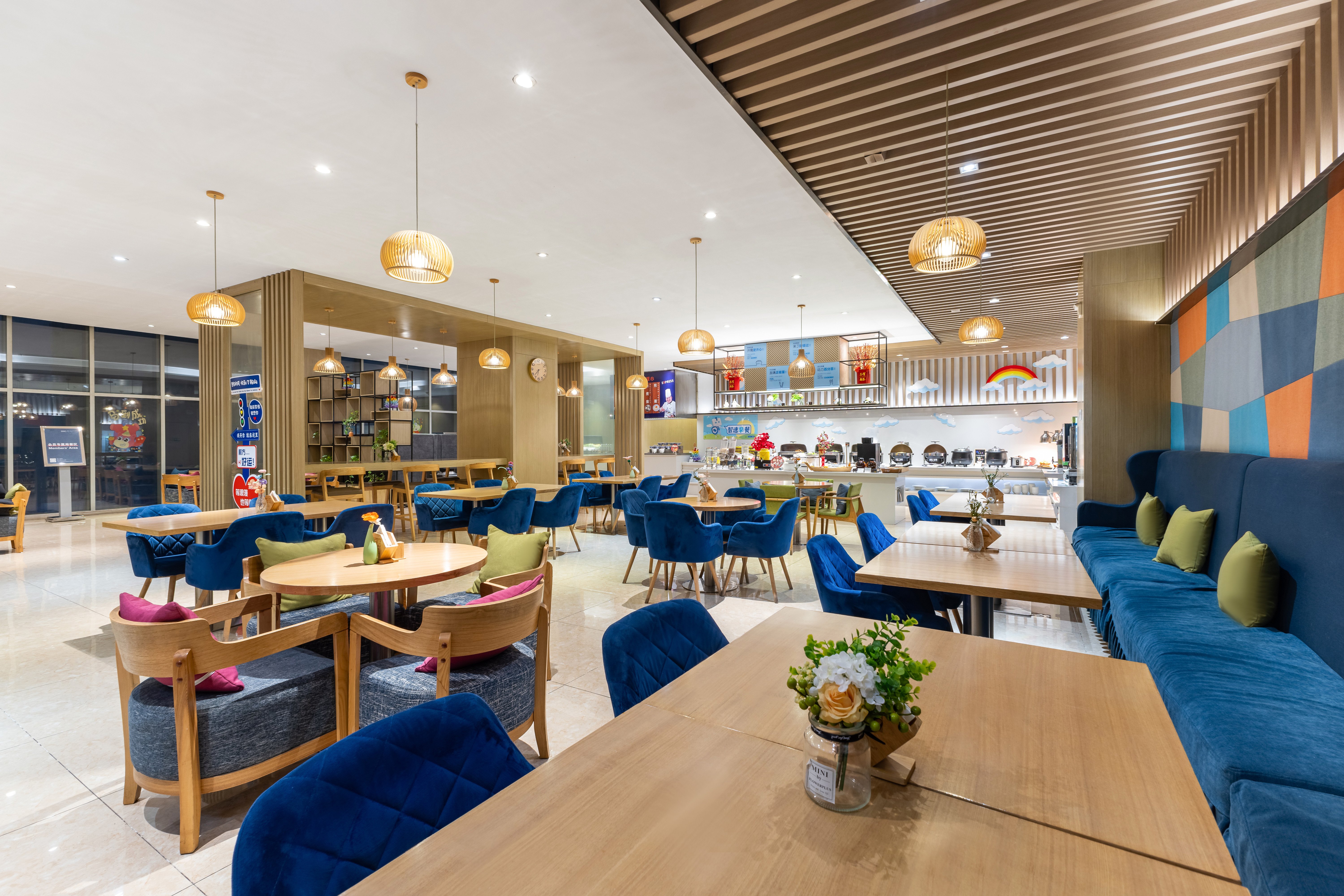 Holiday Inn Express Anshan Downtown 60/74
