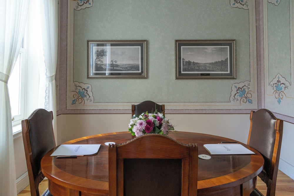 Meroddi Barnathan Hotel 33/49