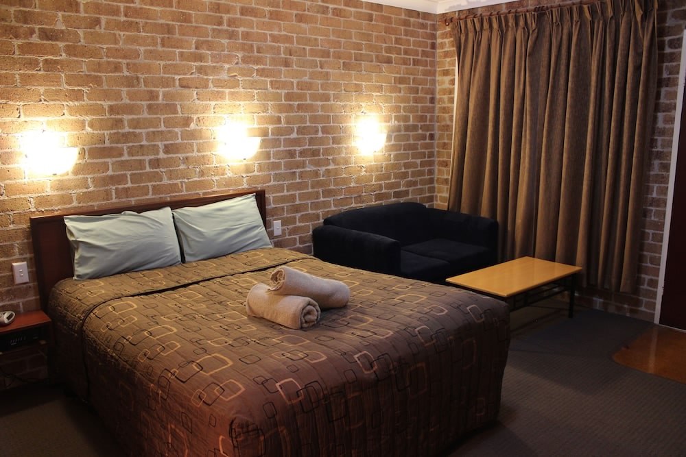 Acacia Motor Inn 24/55