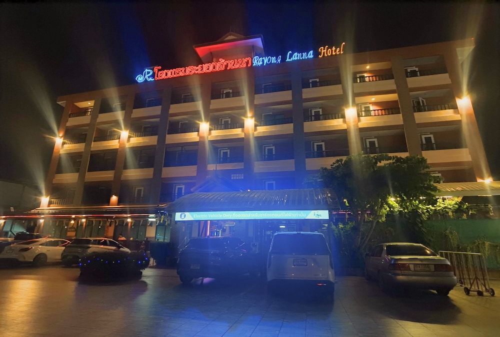 Rayong Lanna Hotel 3/56
