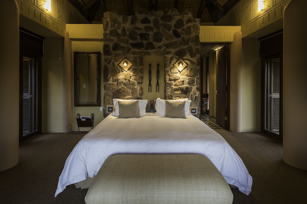 Ekuthuleni Lodge 14/50