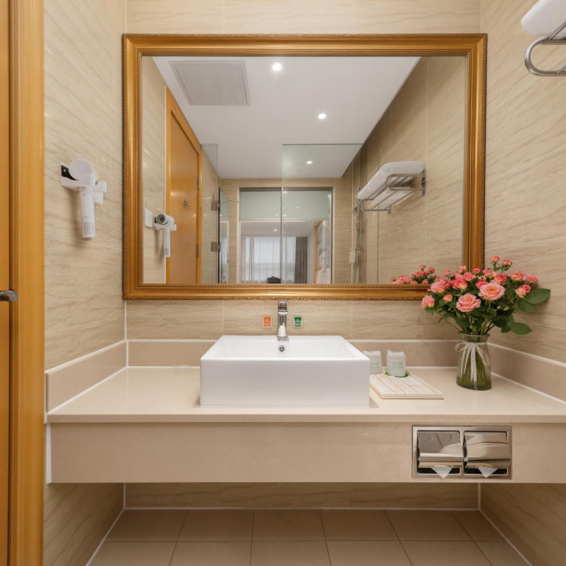 Vienna Hotel Shenzhen (Fuyong Metro Station Branch) 48/48