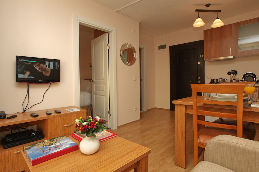 Three Apples Suites 27/39