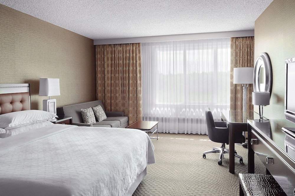 Sheraton Cavalier Saskatoon Hotel 20/83