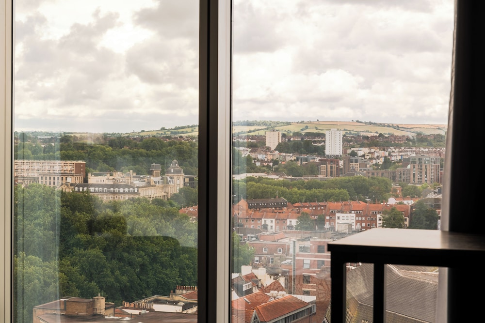 Majestic Hotel Bristol 48/50