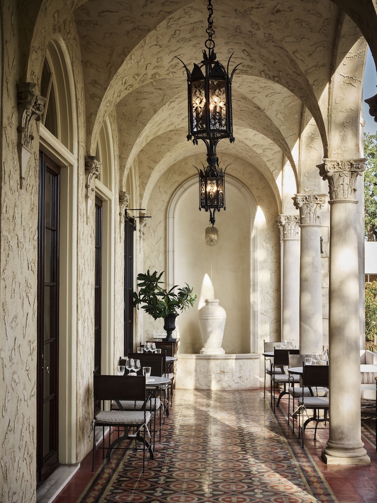 Commodore Perry Estate, Auberge Resorts Collection 8/68