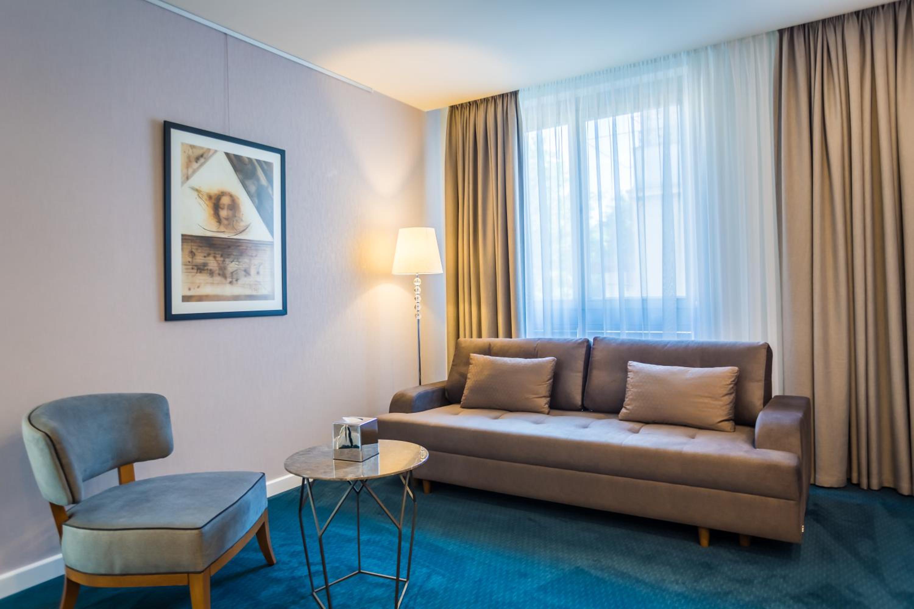 BOUTIQUE HOTEL PROMENADE 36/50