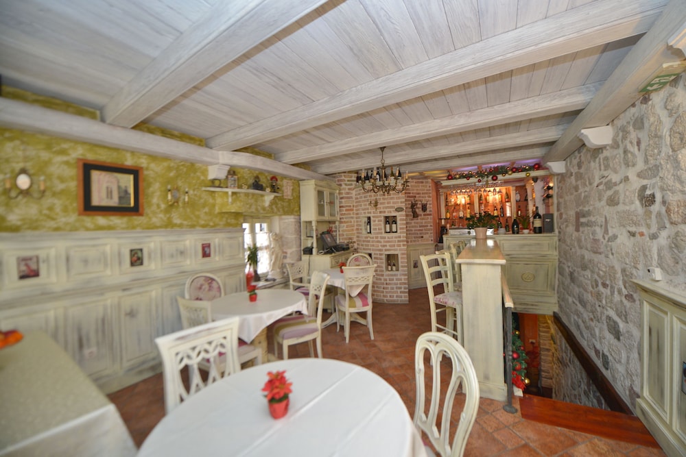 Hotel Monte Cristo 65/74