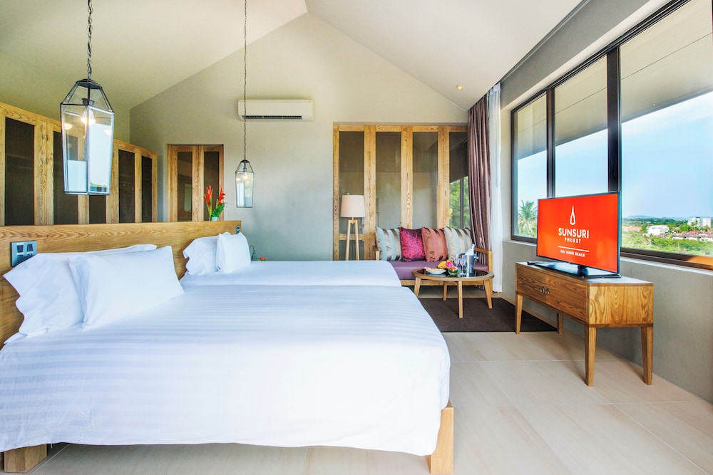 Pool, Villa, King Bed, Lake View