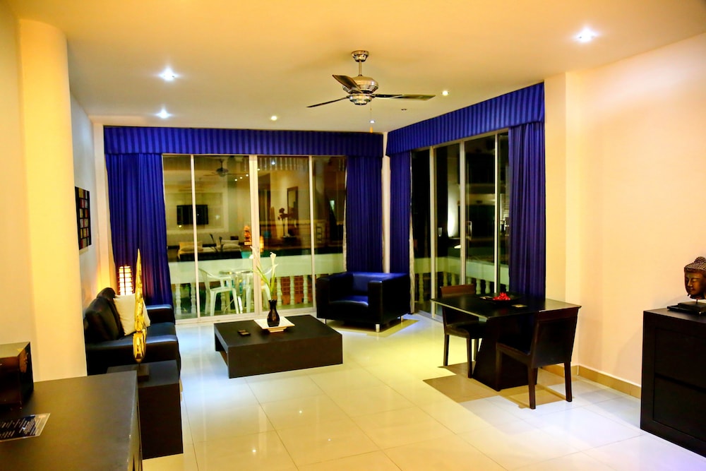 East Suites 53/73