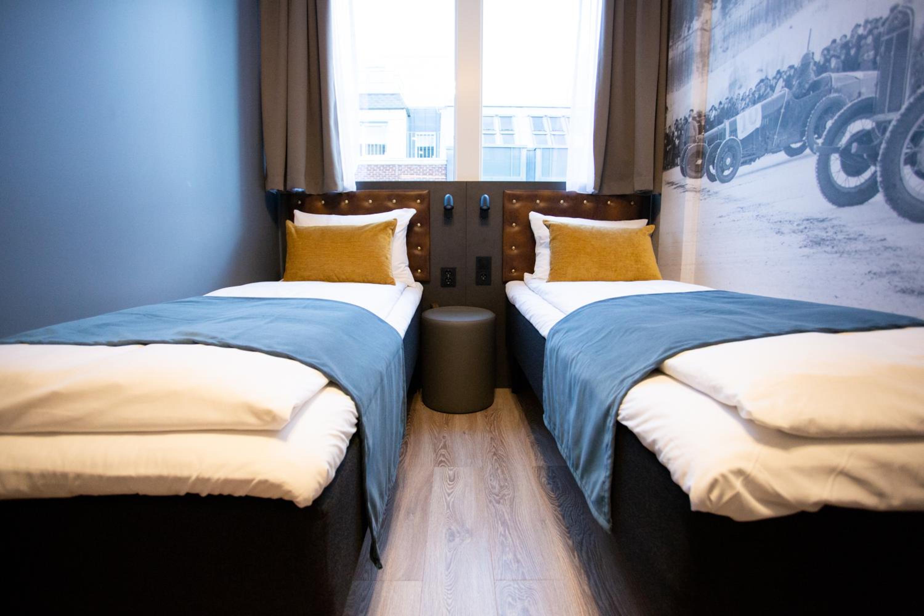 Twin Economy Room