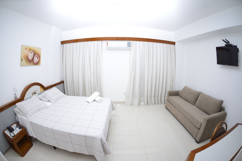 CHAMPAGNAT PRAIA HOTEL 6/27