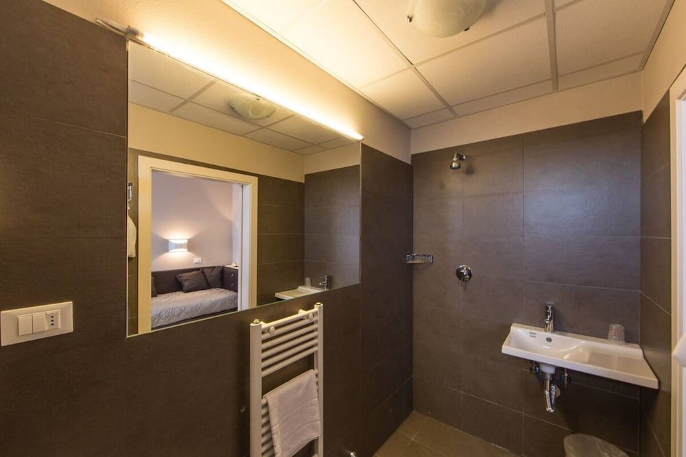Delta Hotel 21/36