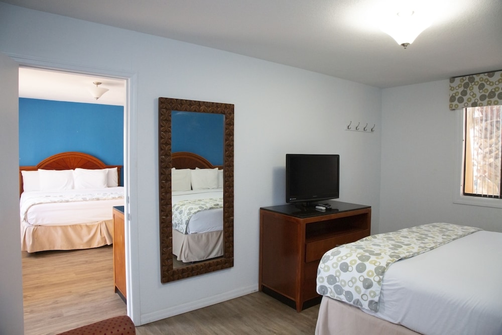 Dream Inn 30/69