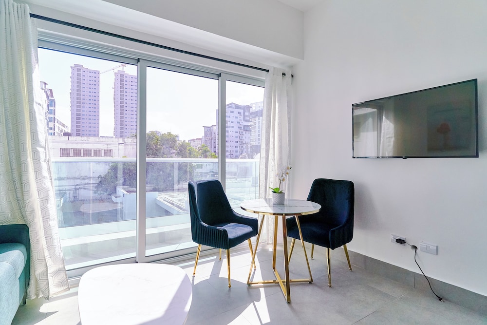 Central Suites Tower 30/62