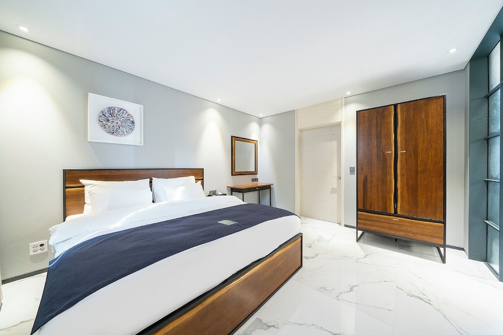 Gloucester Hotel Cheongju 6/37