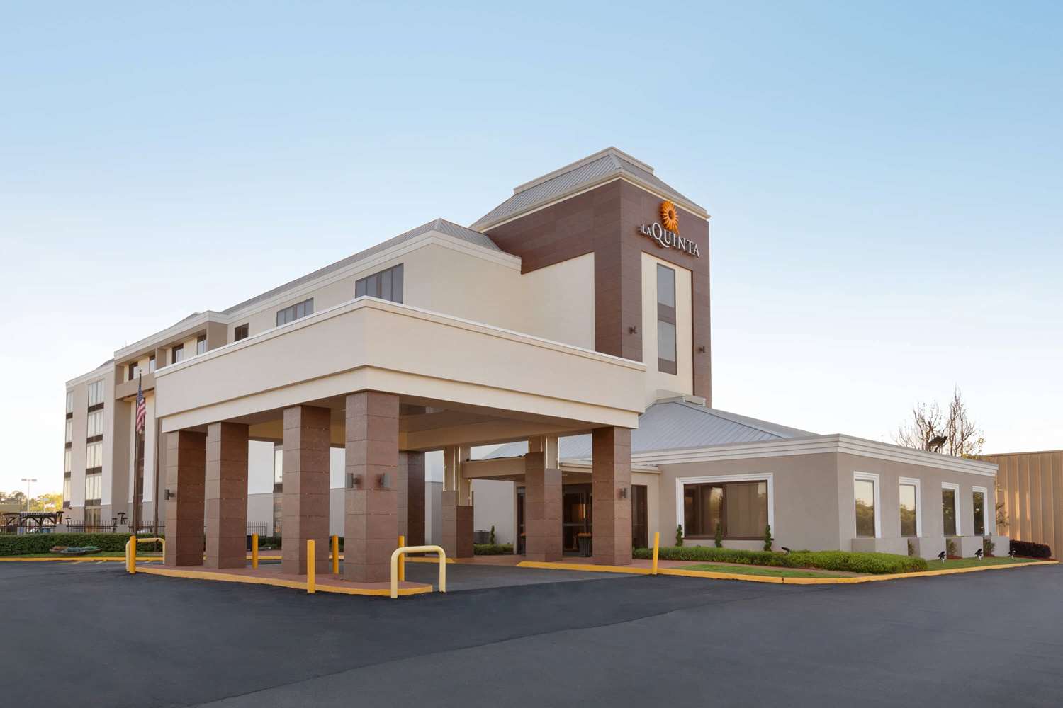 La Quinta Inn & Suites by Wyndham Dothan 2/71
