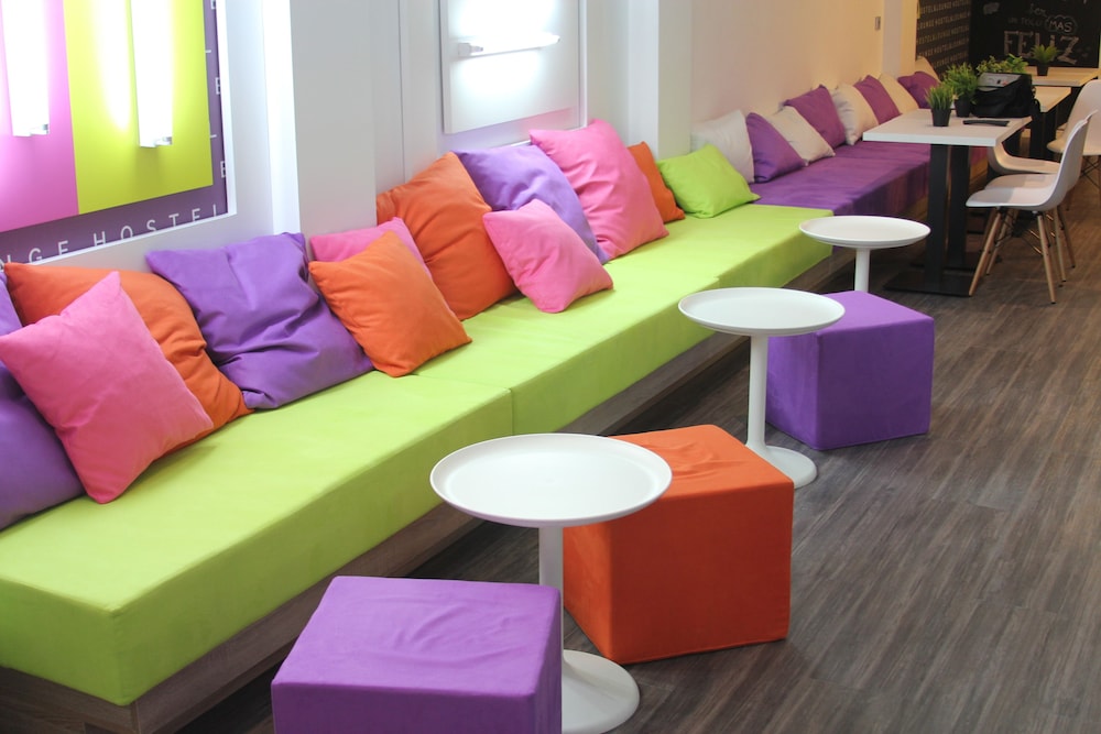 Chameleon Hostel Alicante 16/25