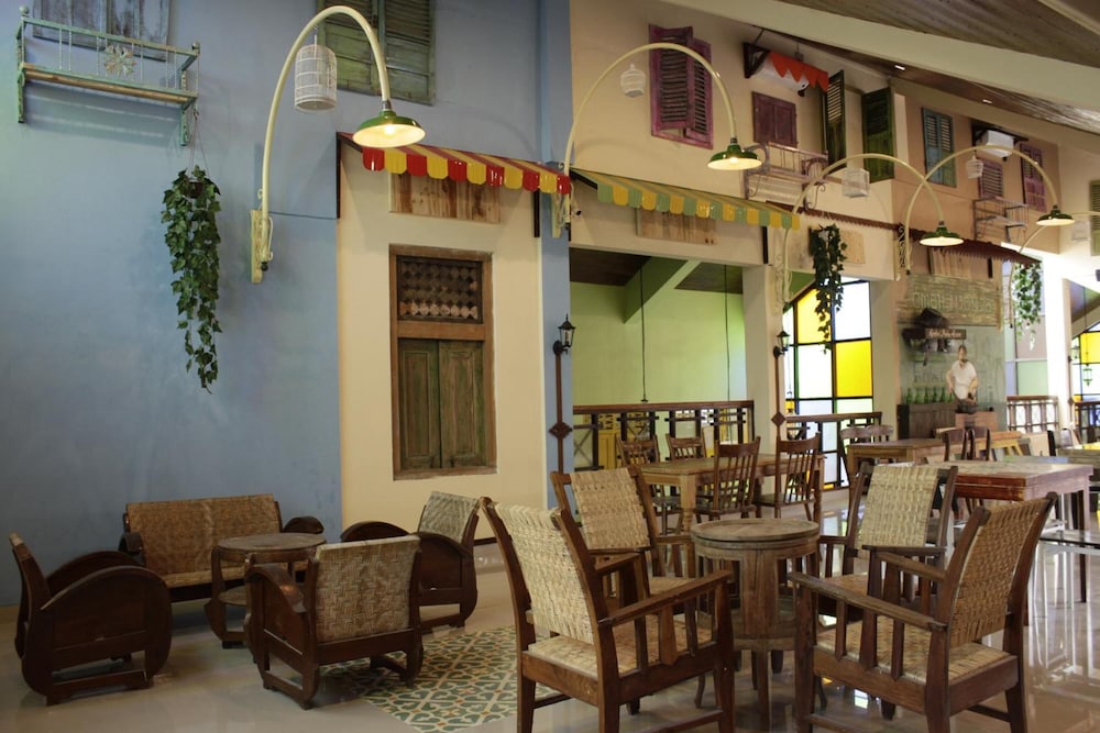 Omah Njonja Bed & Brasserie 49/63