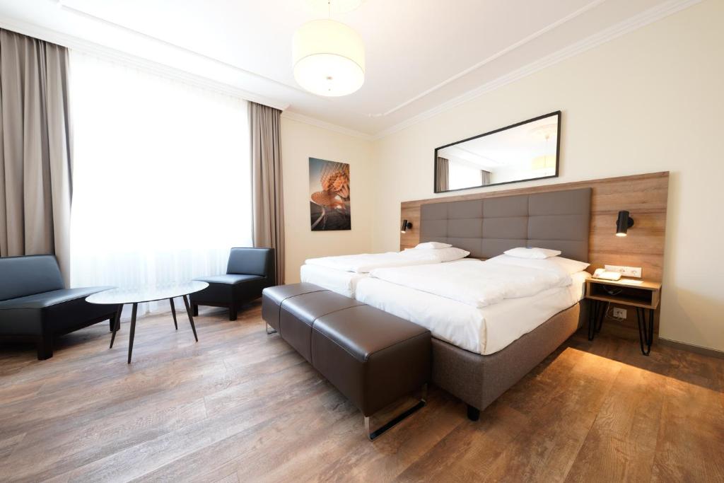 Hotel Bayerischer Hof 8/50
