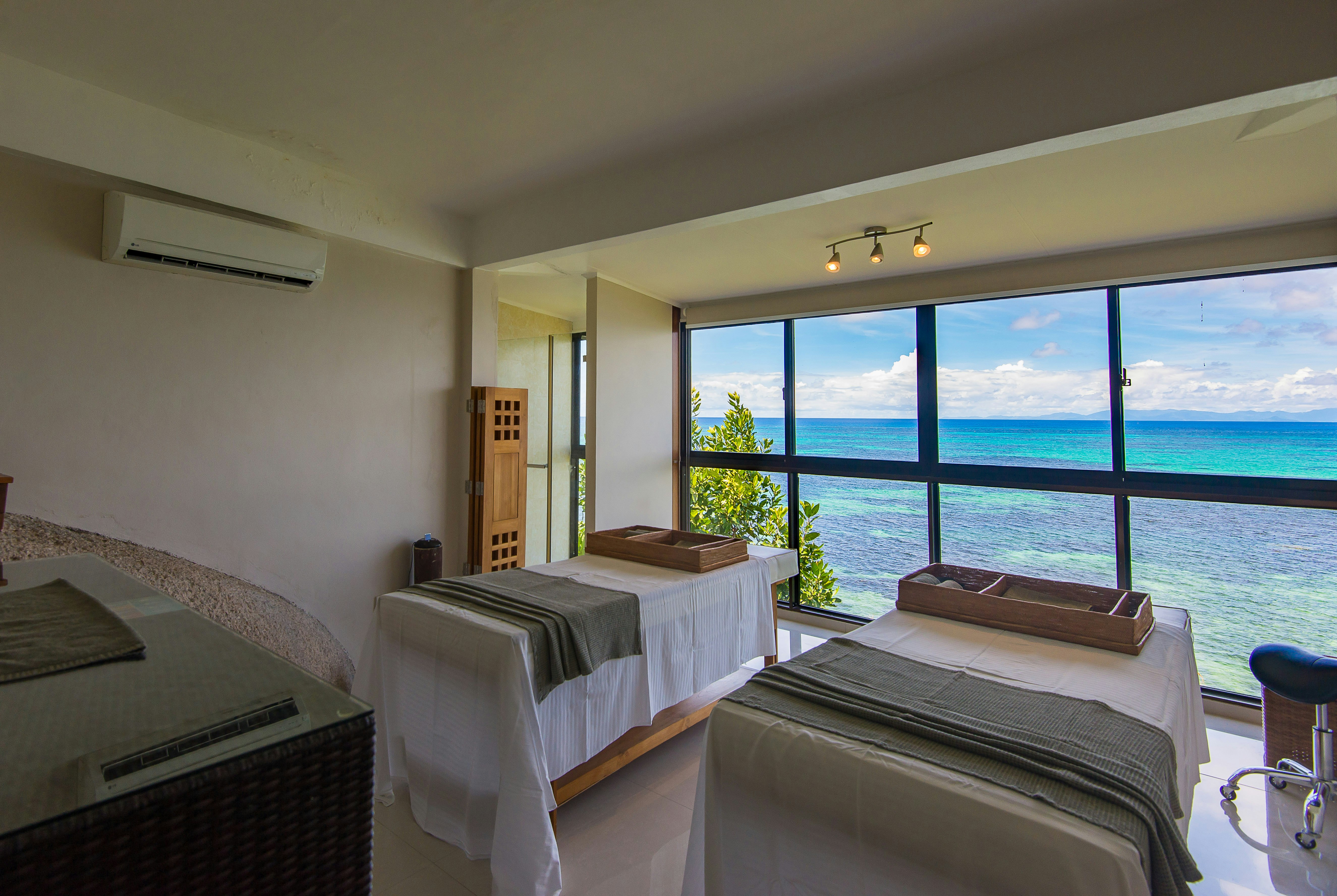 Coco de Mer Hotel and Black Parrot Suites 57/79