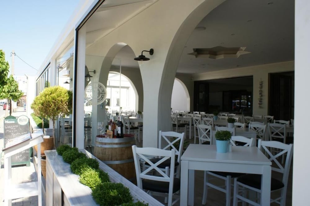 CASTRO HOTEL in MALEVIZI