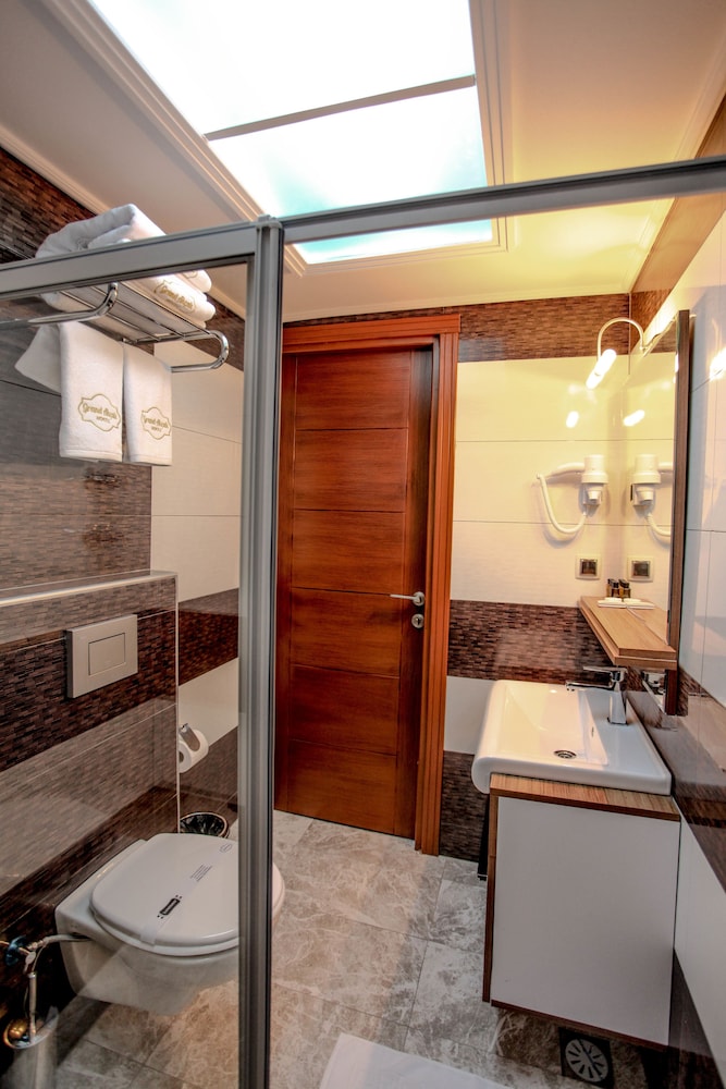 Grand Akcali Otel 19/22