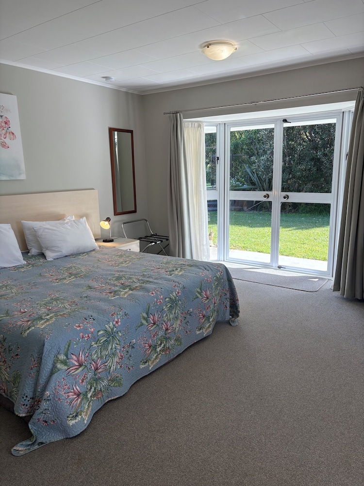 Ash Grove Boutique Motel 25/70