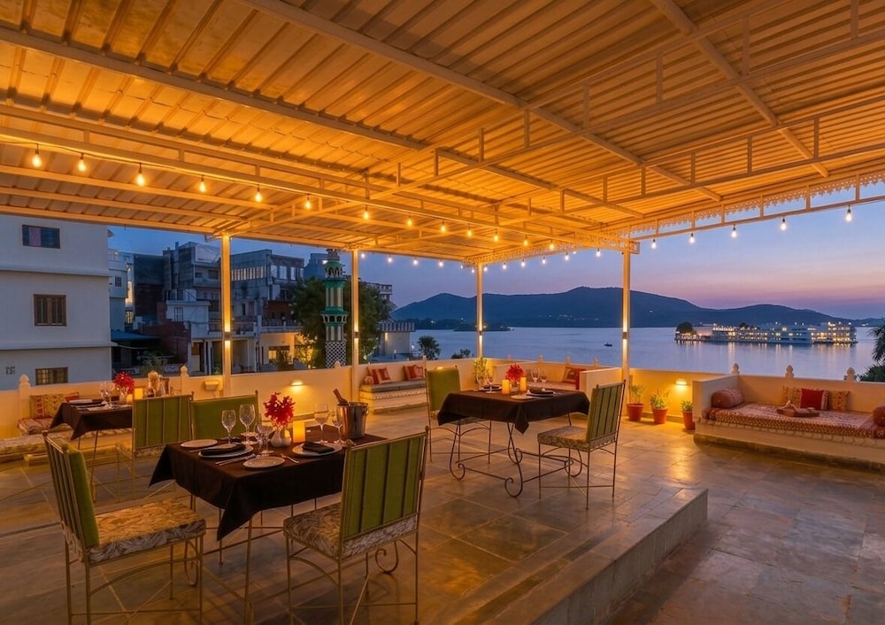 Hibiscus Guest House 33/47