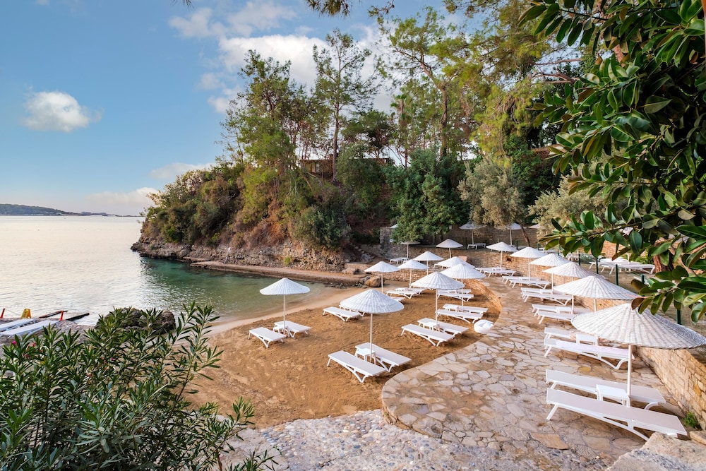 Utopia Beach Club 65/69