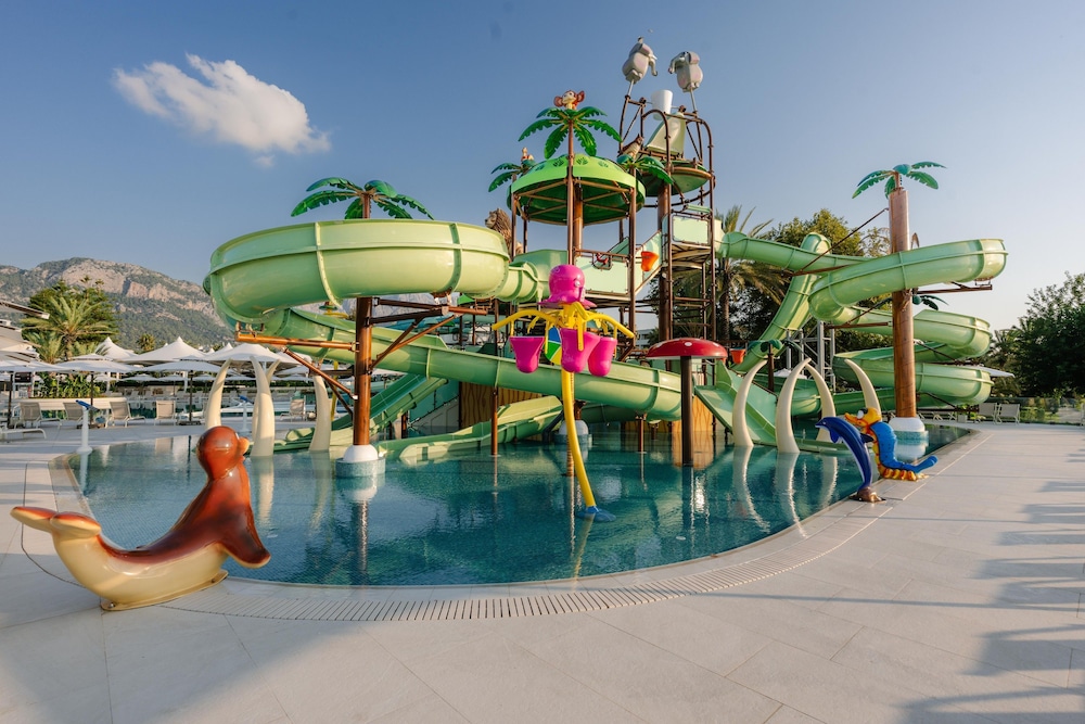 Mirage Park Resort Hotel 73/79