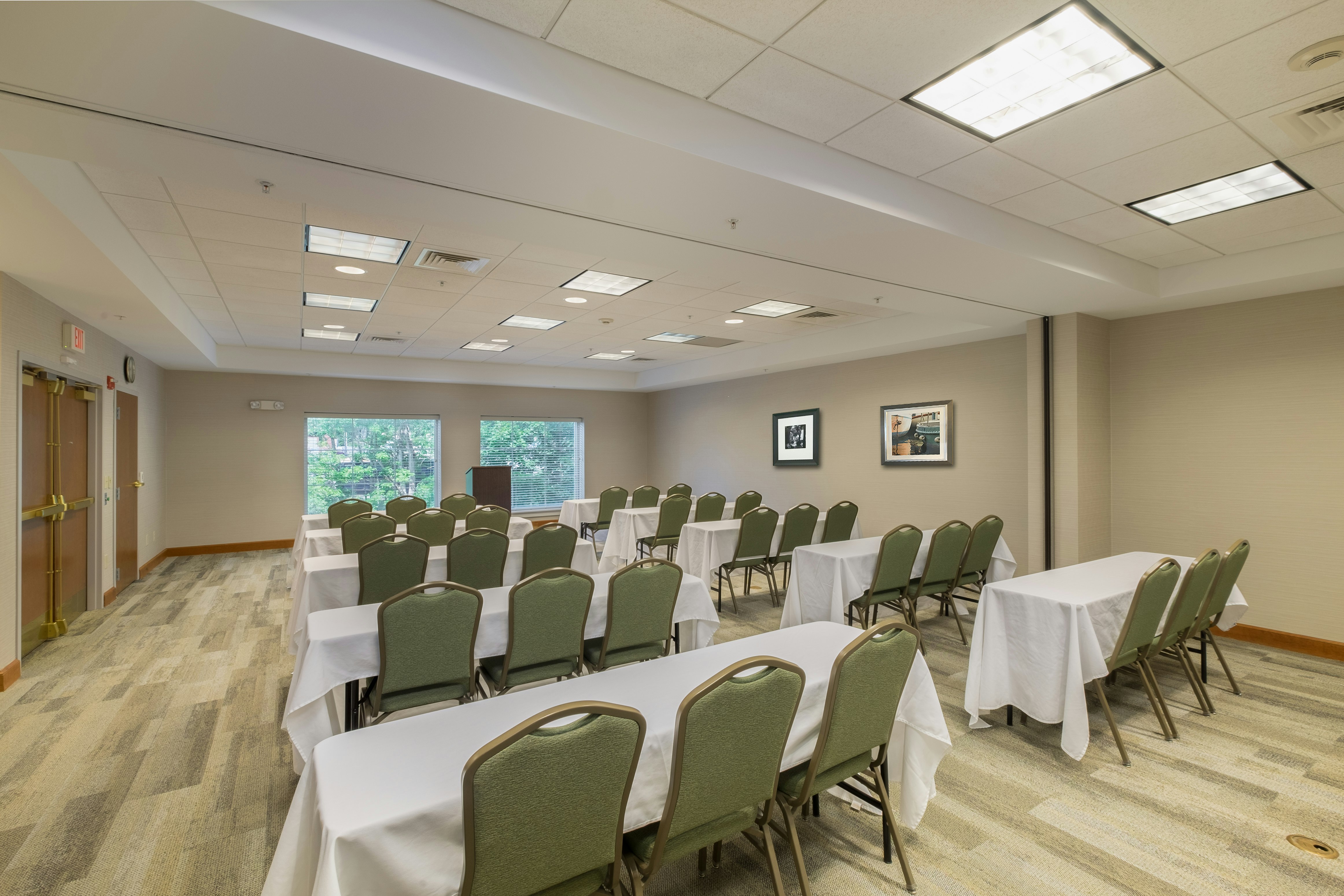 Hampton Inn Waterville 51/55
