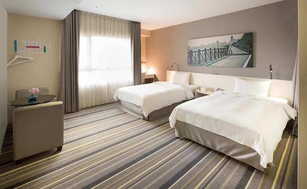 SUPERIOR, TWIN BEDS