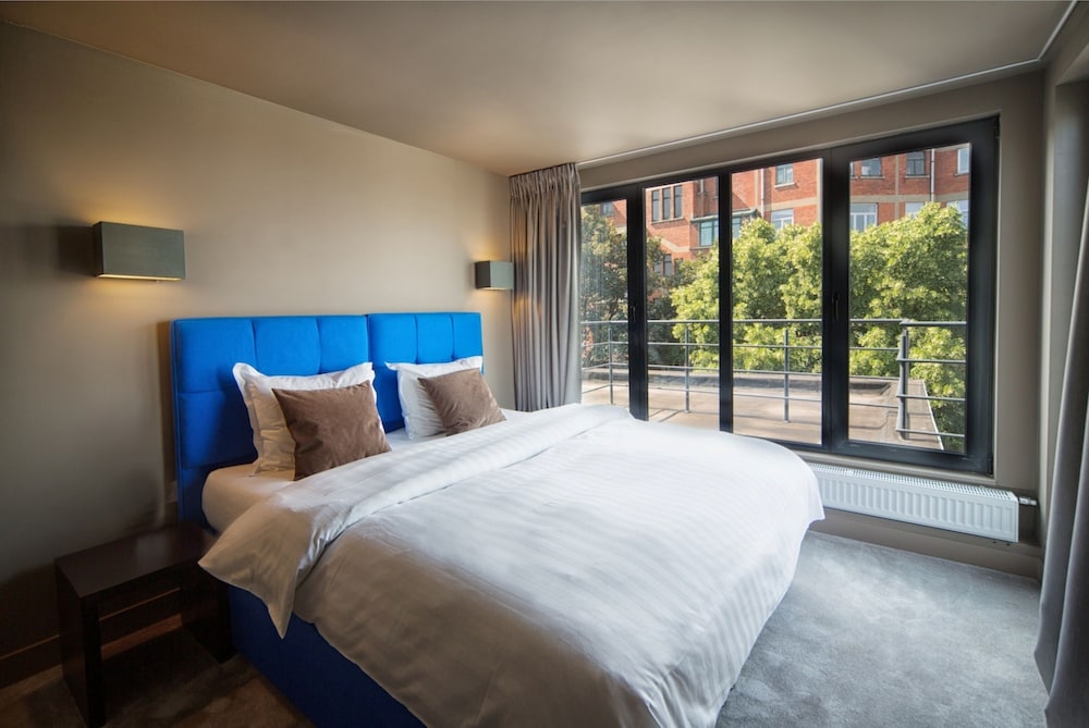 COMFORT, DOUBLE OR TWIN BED