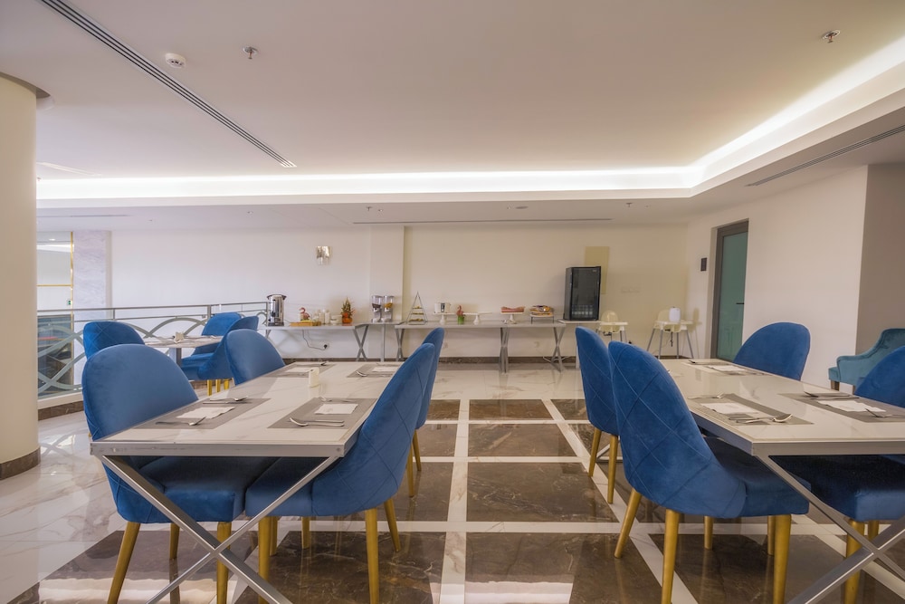شقق قصر العنوان الفندقية(Address Palace Hotel Apartments) 43/54