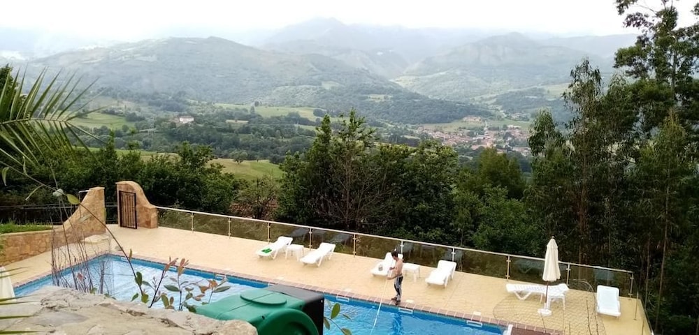 Hotel Cerro La Nina 31/54