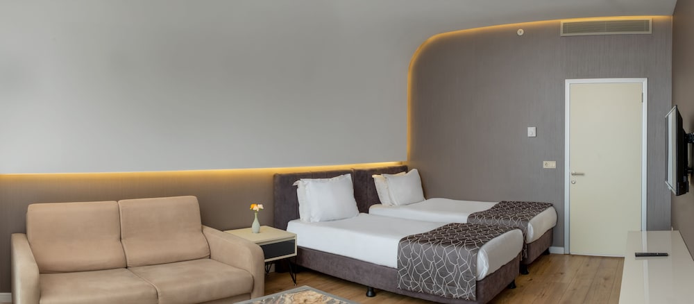 Elm Suite Hotel 9/41