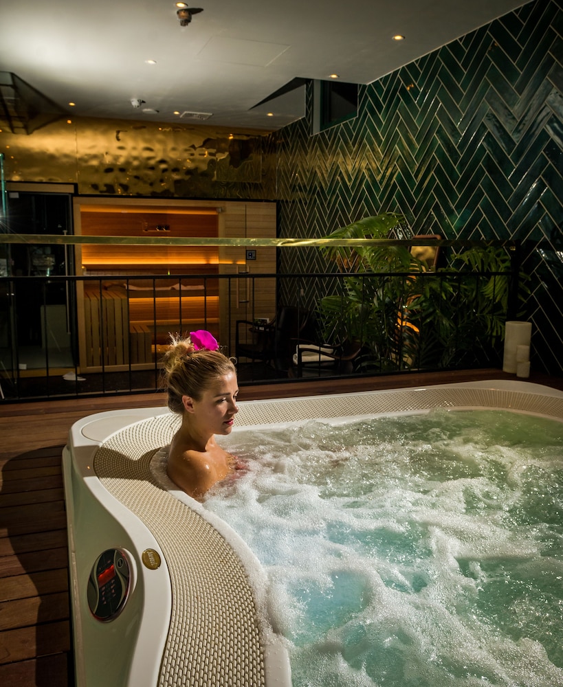 Brown Beach House Design Hotel 43/75