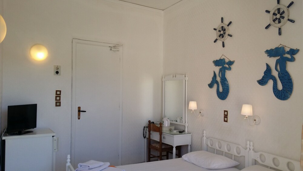 Rachel Hotel 24/36