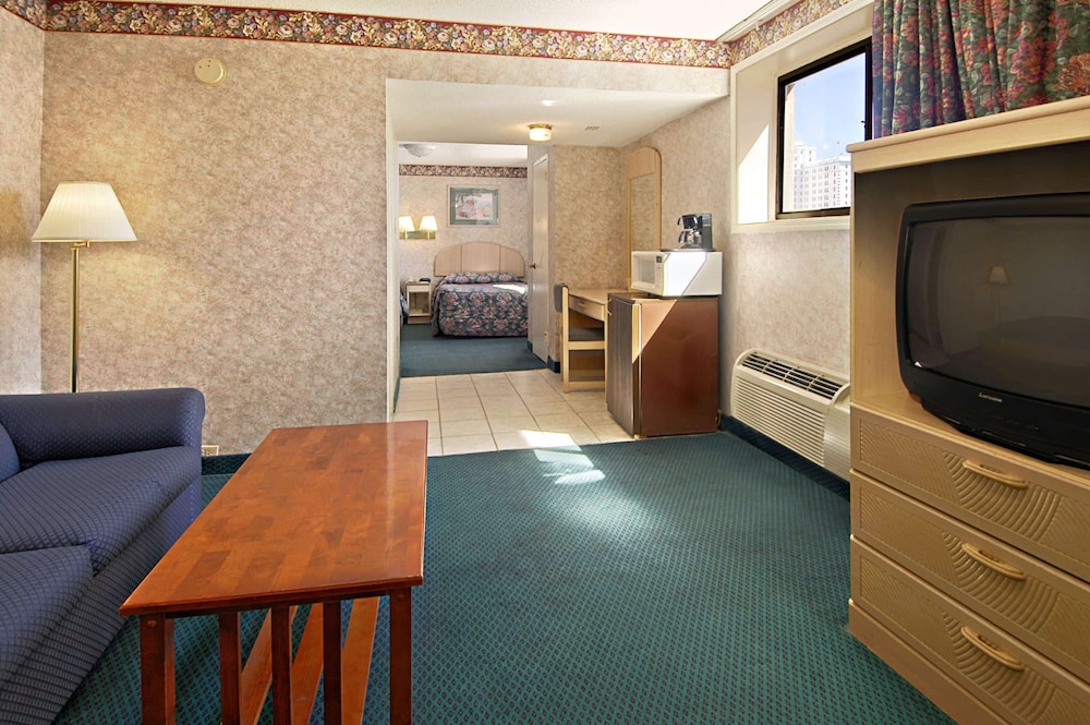 Super 8 by Wyndham Atlantic City NJ 14/21