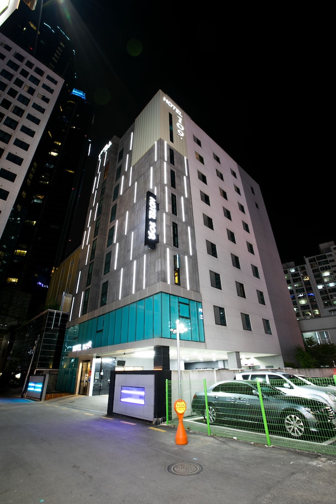 Hotel 109 5/73