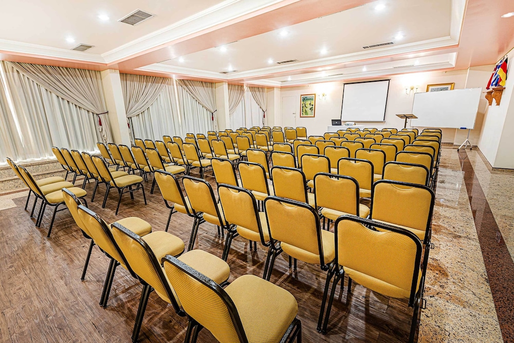 Euro Suite Campinas by Nacional Inn 59/61