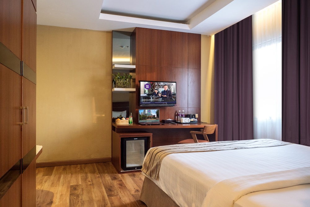 Fox Hotel Nagoya Batam 16/69