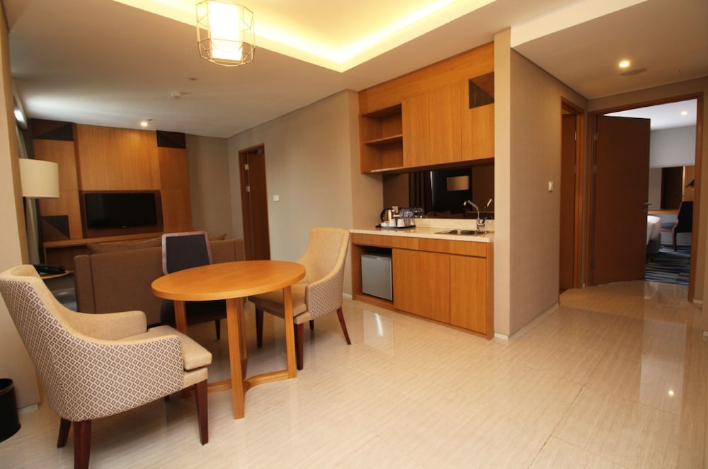 Swiss-Belhotel Pondok Indah 45/69