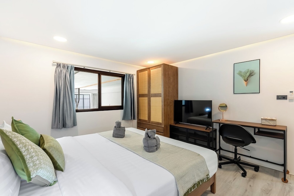 Zen Style Pool Access Townhouse 8/50