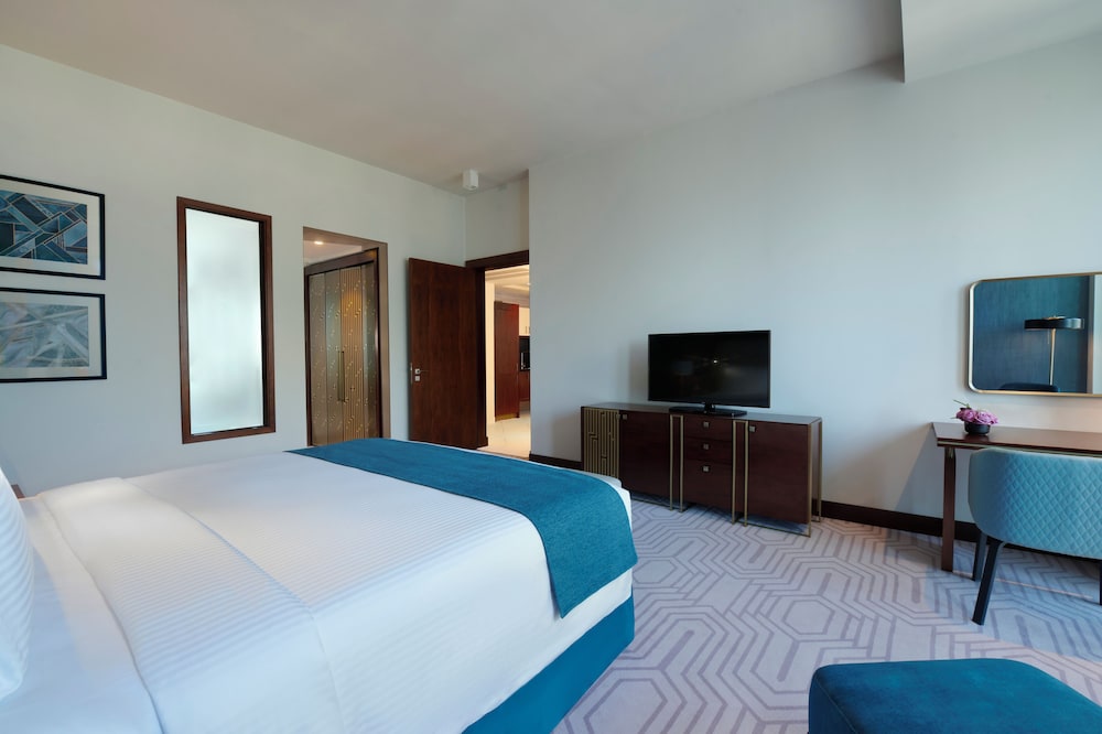 Wyndham Grand Doha West Bay Beach 19/57