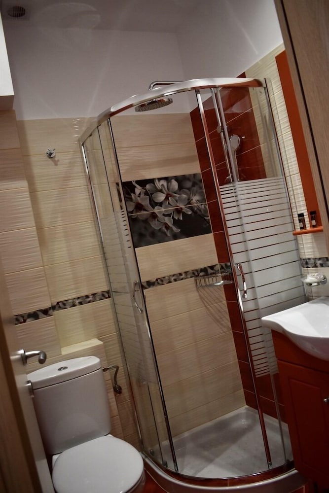 Minoa Hotel 46/50